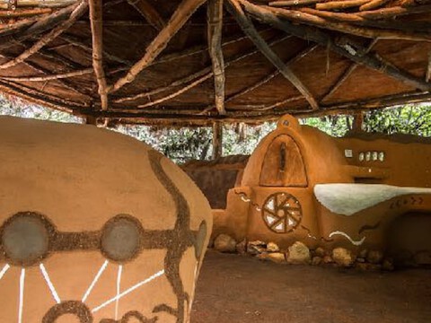 Localisation: The Essence Of Natural Building